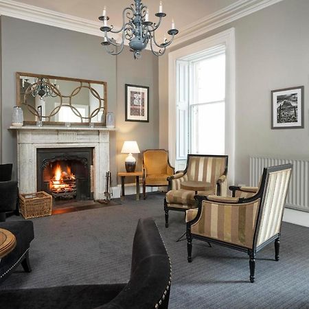 The Victoria Hotel バンボロー エクステリア 写真