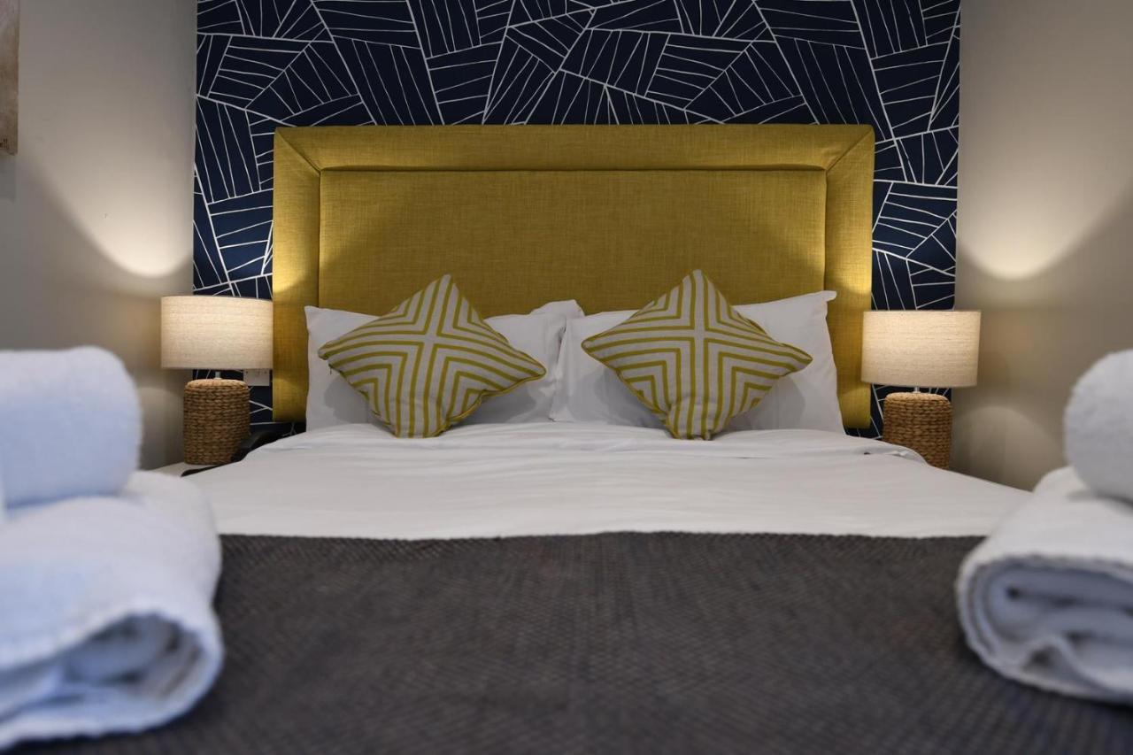 The Victoria Hotel バンボロー エクステリア 写真